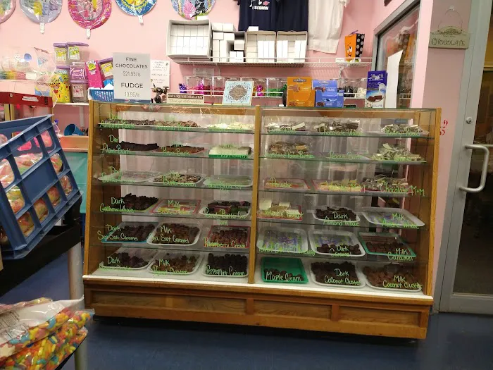 Nana's Ice Cream Parlor, And Candy Shop Picture 7