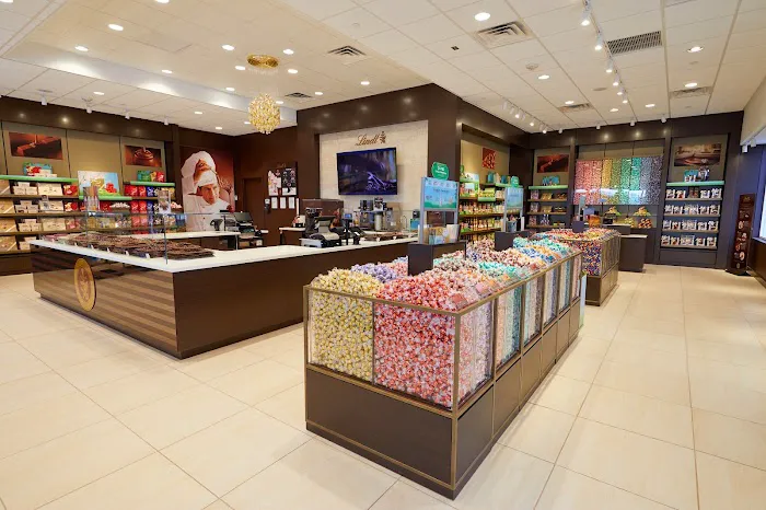 Lindt Chocolate Shop Picture 5