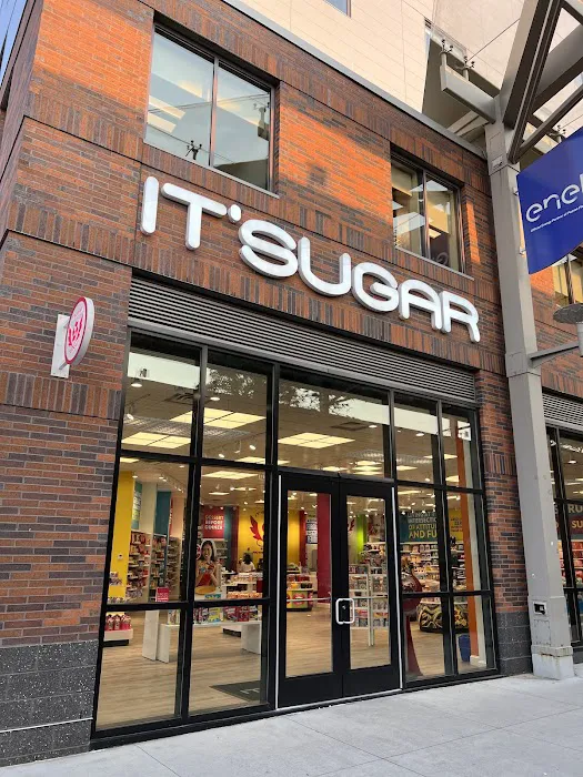 IT'SUGAR Patriot Place Picture 5