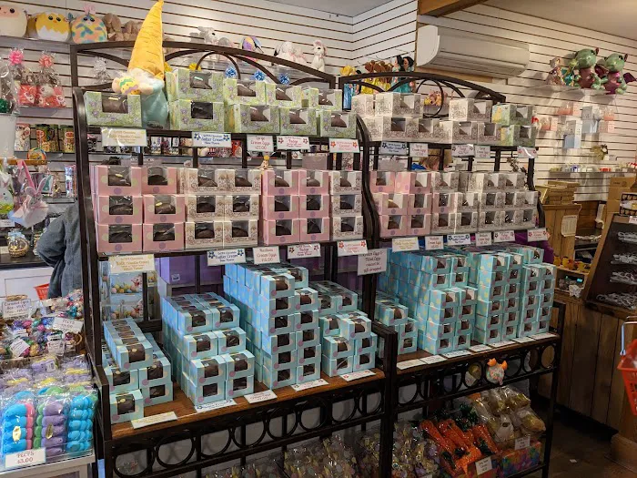 Furlong's Candies & Ice Cream Picture 2