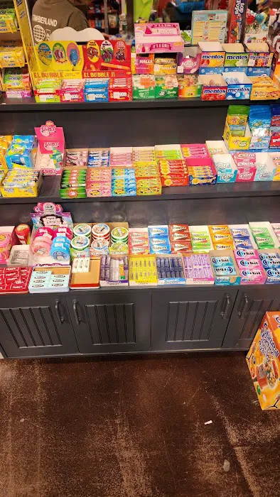 Sweet Palace Candy Shop Picture 4