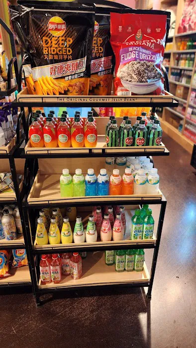 Sweet Palace Candy Shop Picture 6