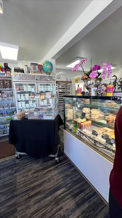 Dancing Bear Chocolate Picture 9