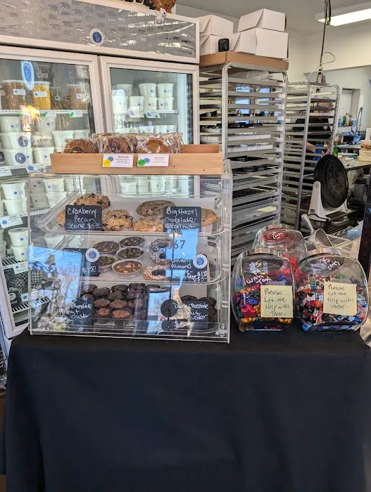 Dancing Bear Chocolate Picture 4