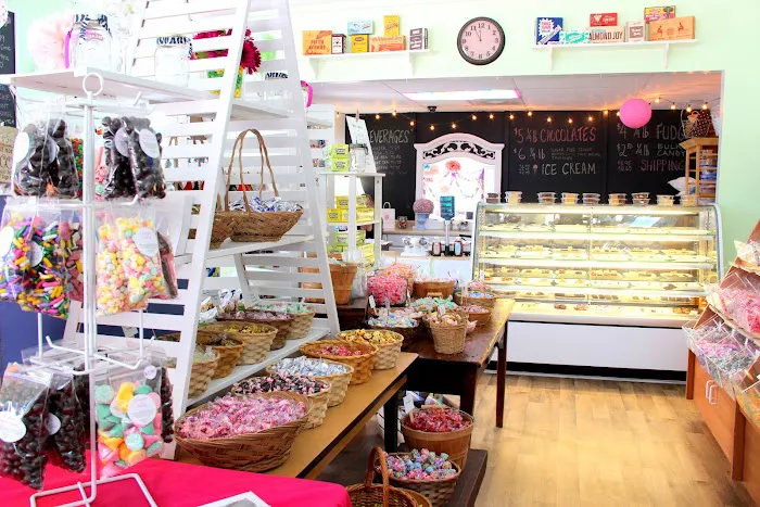 Beachside Candy Co. Picture 5