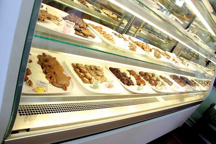 Beachside Candy Co. Picture 4