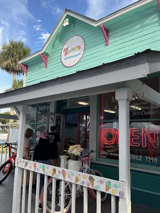 Zeno's Boardwalk Sweet Shop Picture 3