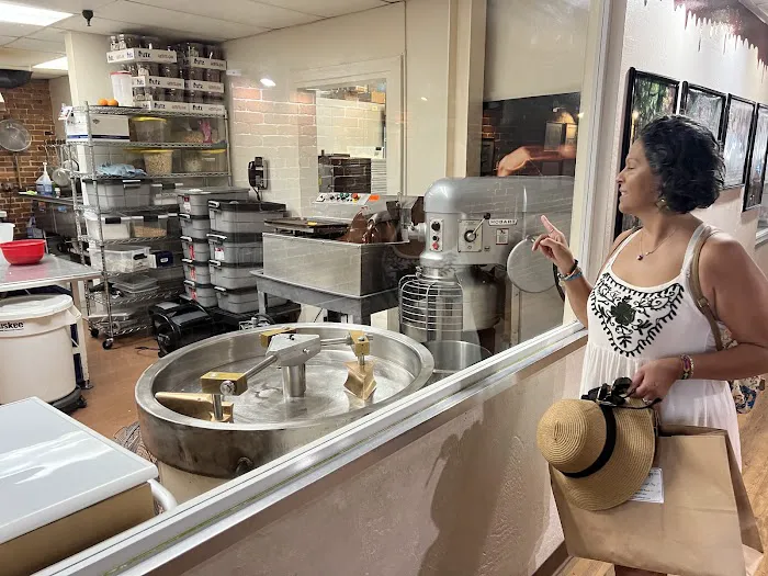 Angell & Phelps Chocolate Factory Picture 9