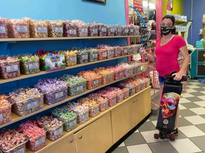 Zeno's Boardwalk Sweet Shop Picture 2