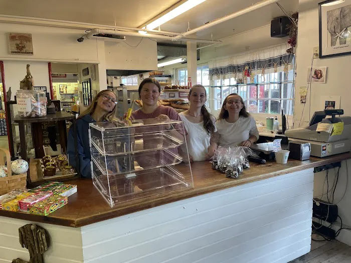 Candy Store At Schooner's Wharf Picture 9