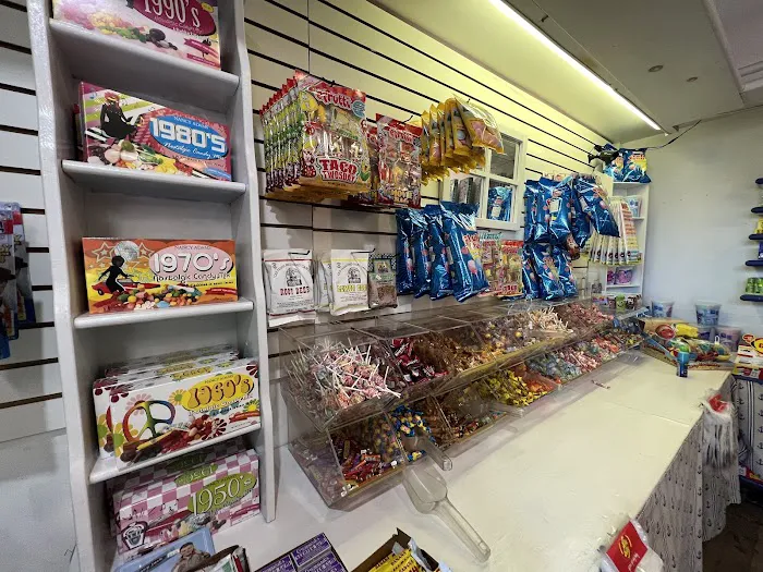 Candy Store At Schooner's Wharf Picture 3