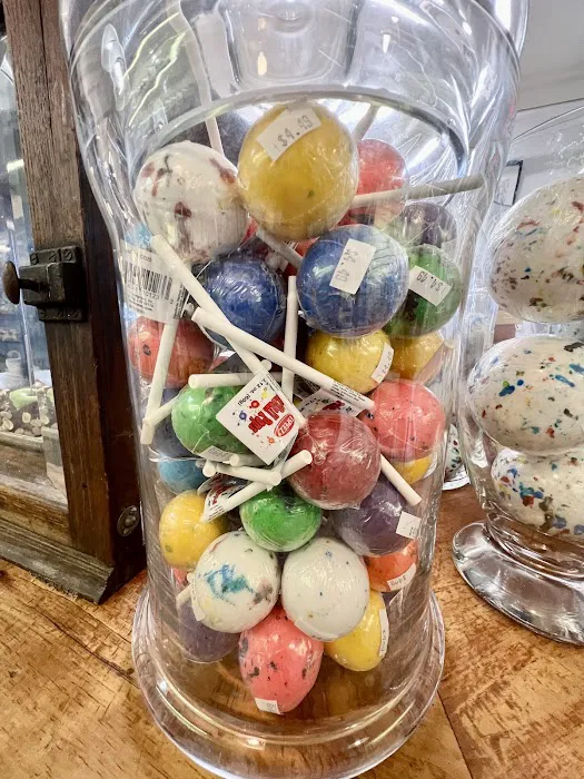 Candy Store At Schooner's Wharf Picture 7