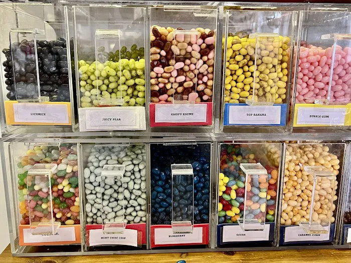 Candy Store At Schooner's Wharf Picture 4