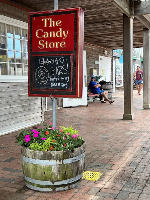 Candy Store At Schooner's Wharf Picture 6