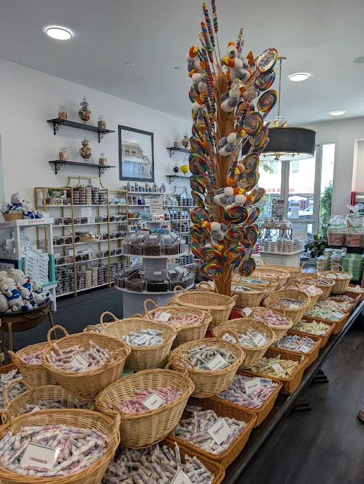 Shriver's Salt Water Taffy & Fudge Downtown Picture 2
