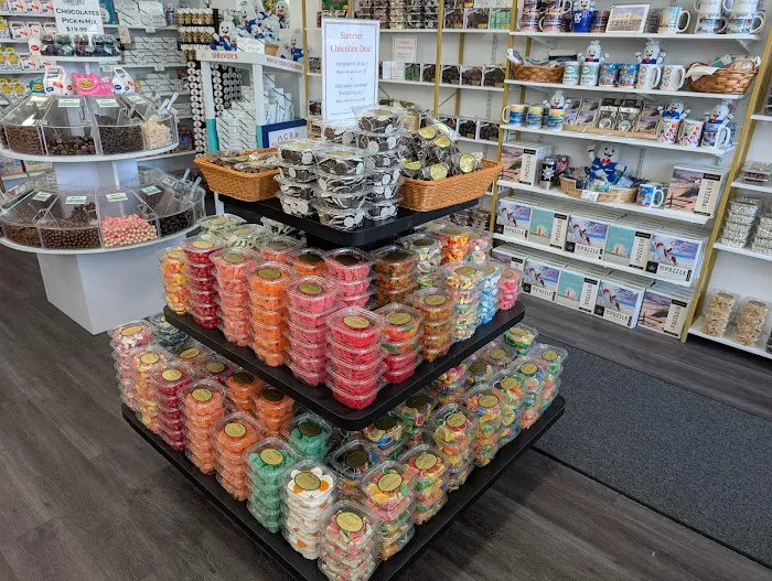 Shriver's Salt Water Taffy & Fudge Downtown Picture 3