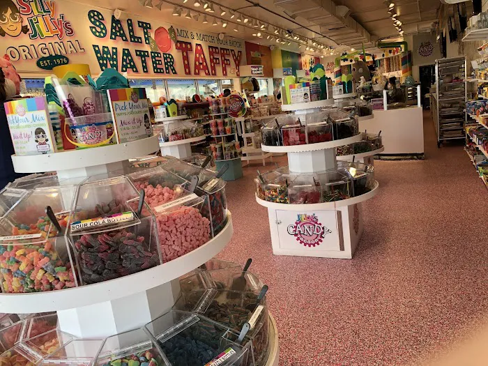 JiLLy's Candy Factory Picture 4