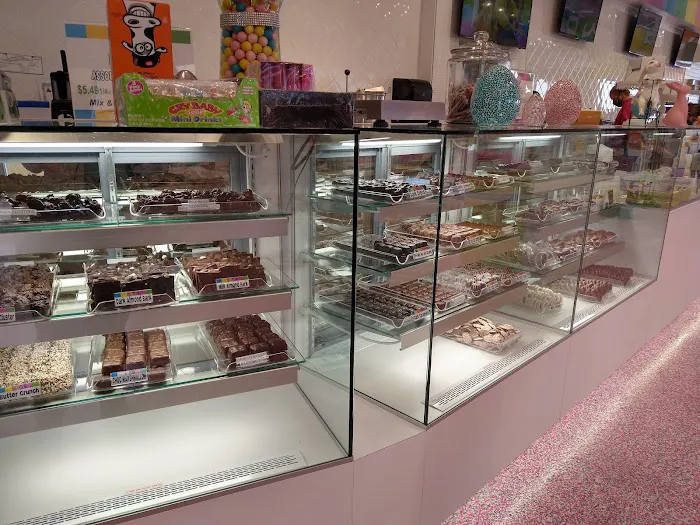 JiLLy's Candy Factory Picture 8