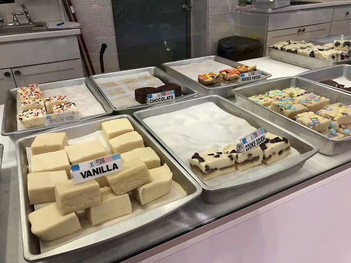 JiLLy's Candy Factory Picture 5