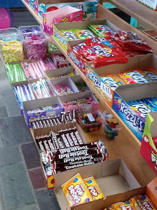 The Red Berry's Candy Shop Picture 3