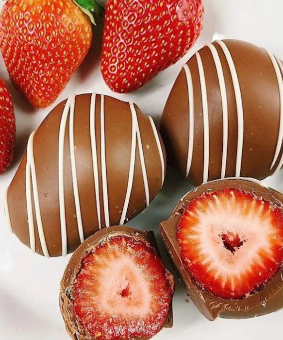 Fantasy Candies Chocolate Factory& Fine Wines Picture 4