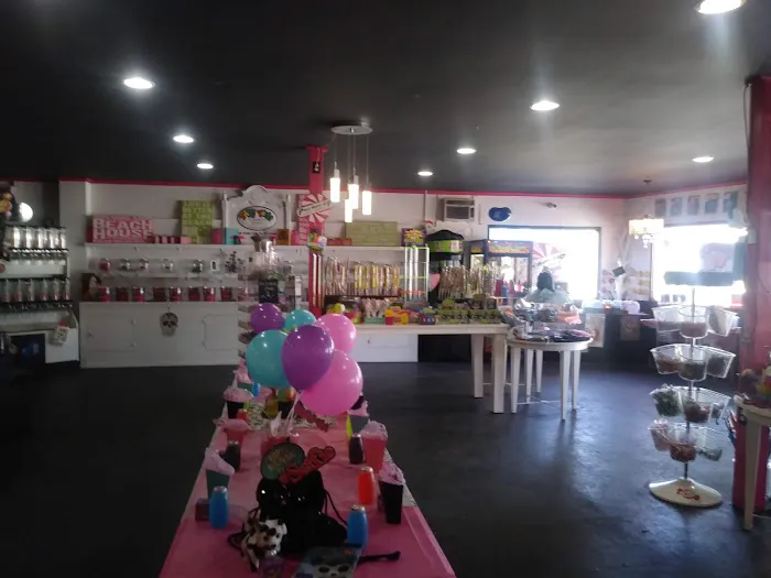 Pucker Up Candy Shoppe Picture 6