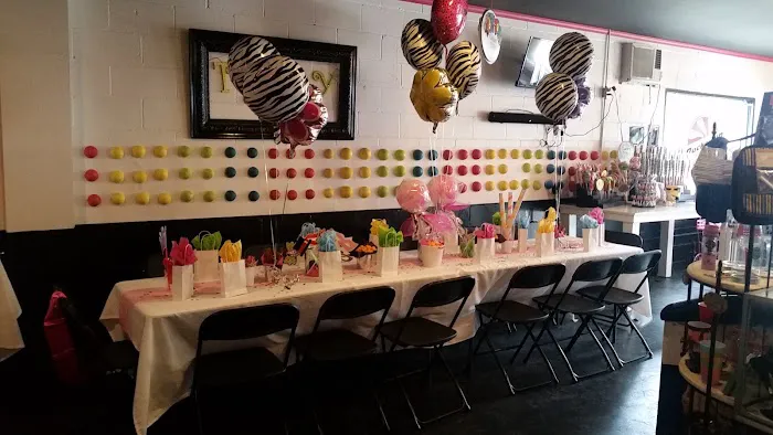 Pucker Up Candy Shoppe Picture 10