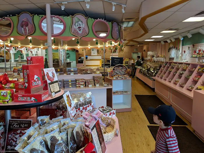 Malley's Chocolates & Ice Cream Parlor Picture 7