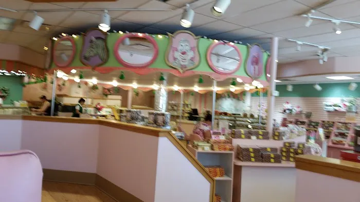 Malley's Chocolates & Ice Cream Parlor Picture 2