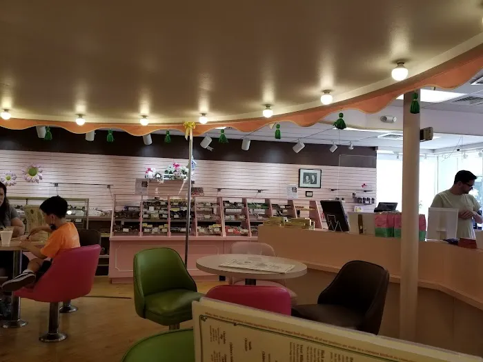 Malley's Chocolates & Ice Cream Parlor Picture 5