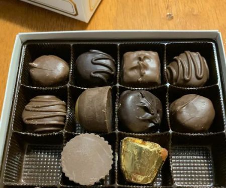 Faroh's Candies and Gifts ( Lorain, OH )