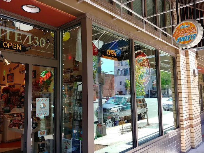 Ricky's Bubbles &Sweets Shoppe Picture 7