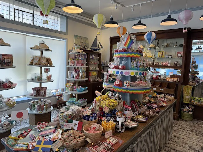 Squishington’s Candy Shop Picture 6