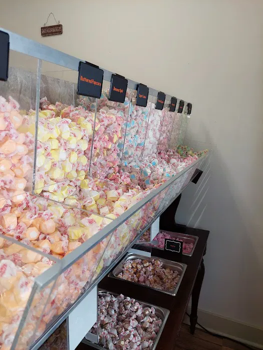 LAKESIDE SWEETS & MORE Picture 4