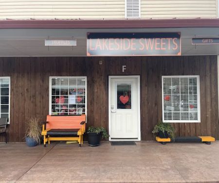 LAKESIDE SWEETS & MORE