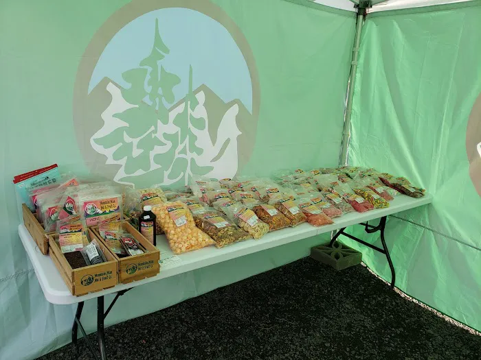 Mountain Man Nuts & Fruits Co. Rainier & St. Helens, OR. Picture 2
