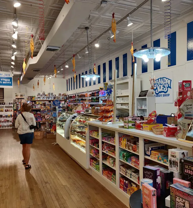 Grandpa Joe's Candy Shop - Cuyahoga Falls, OH Picture 3