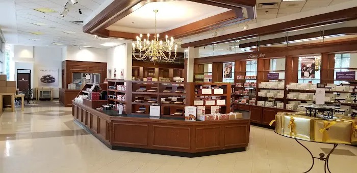 Fannie May Picture 3