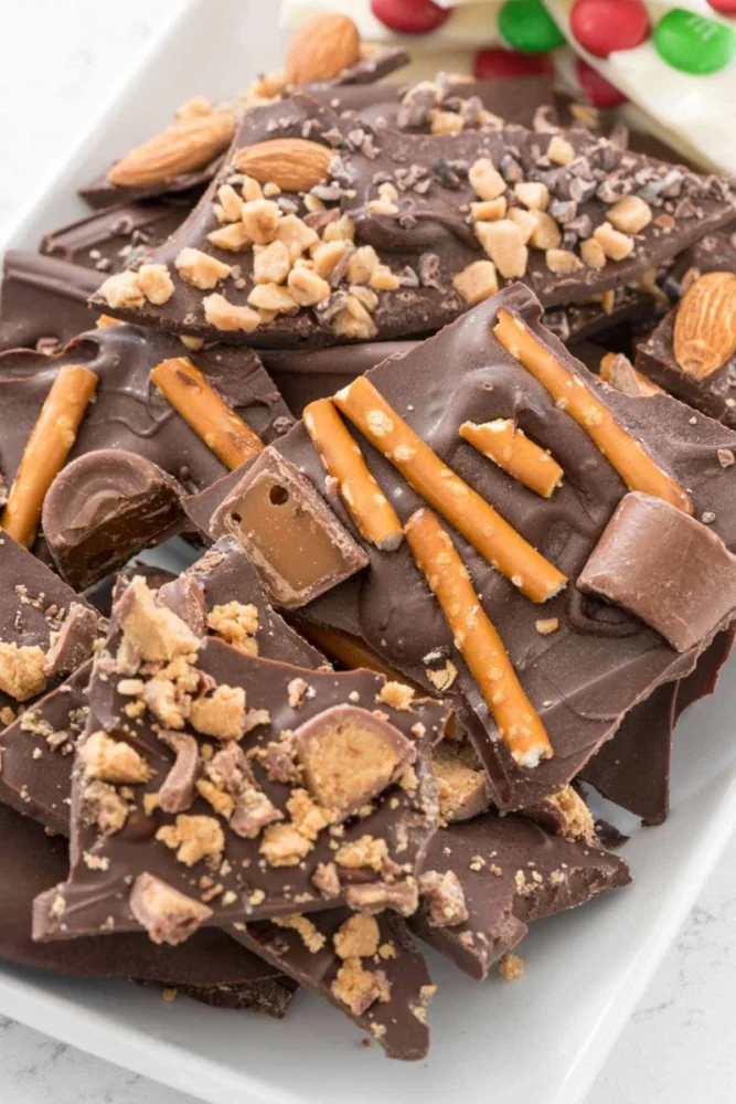 How to Make Homemade Chocolate Bark with Nuts and Fruits: A Delicious and Healthy Treat