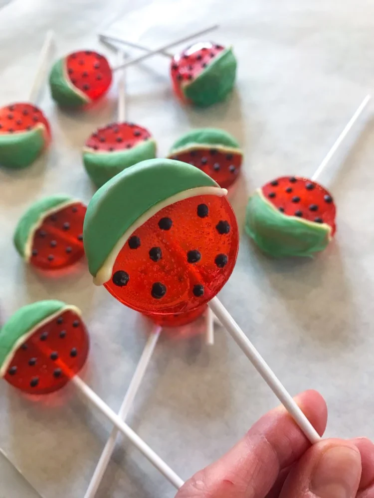 How to Make Easy DIY Lollipops at Home
