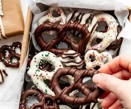 How to Make Easy Chocolate-Covered Pretzels at Home