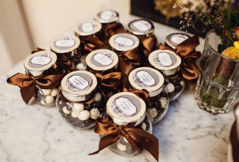 DIY Candy Jar Favors for Weddings: Cute, Affordable, and Personalized Ideas