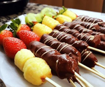 How to Make Chocolate-Covered Fruit Skewers - Easy Homemade Dessert Ideas