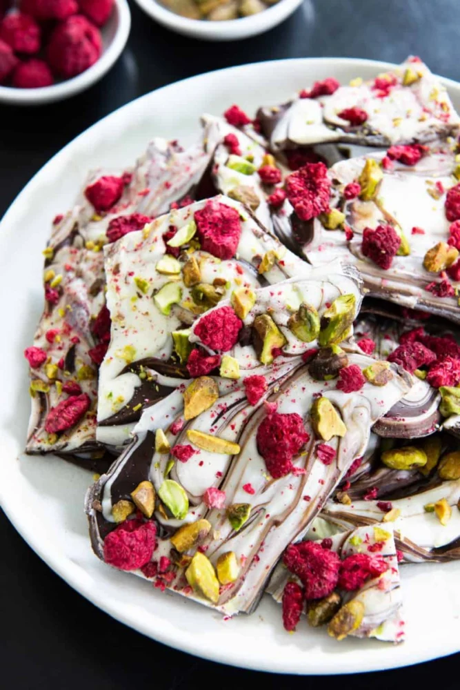 How to Make Chocolate Bark with Seasonal Flavors: A Delicious Guide