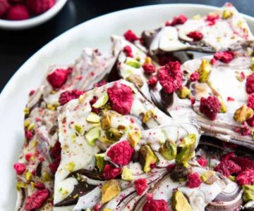 How to Make Chocolate Bark with Seasonal Flavors: A Delicious Guide