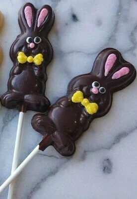 How to Make Homemade Chocolate Lollipops for Kids