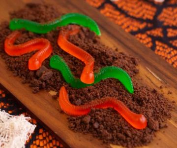 How to Make Easy Gummy Worms at Home – A Fun, Simple Guide