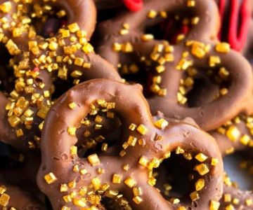 How to Make Easy Chocolate-Covered Pretzels