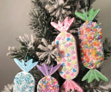 Candy-Themed Crafts for Christmas Gift Giving: Creative Ideas