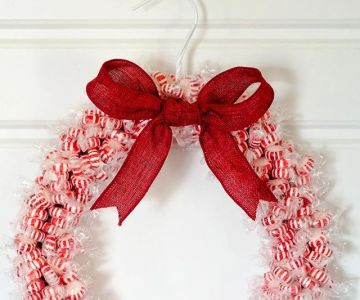 How to Make Holiday Candy Wreaths
